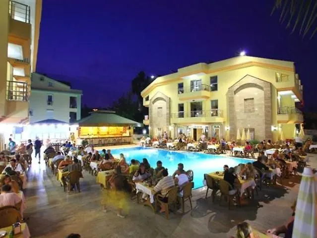 호텔 Grand Lukullus 4*