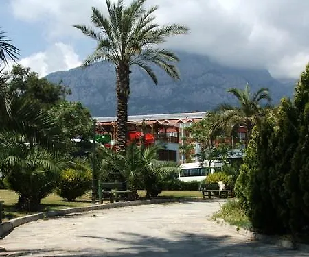 Ξενοδοχείο Grand Lukullus 4*